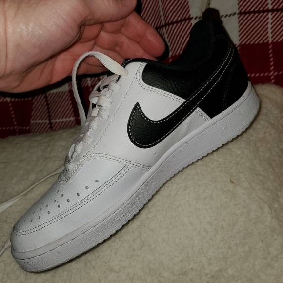 Nike Shoes - Picture 2 of 4